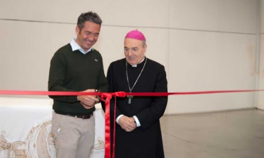 Stefano Zanni com Sua Excelência Monsenhor Massimo Camisasca, Bispo de Reggio Emilia